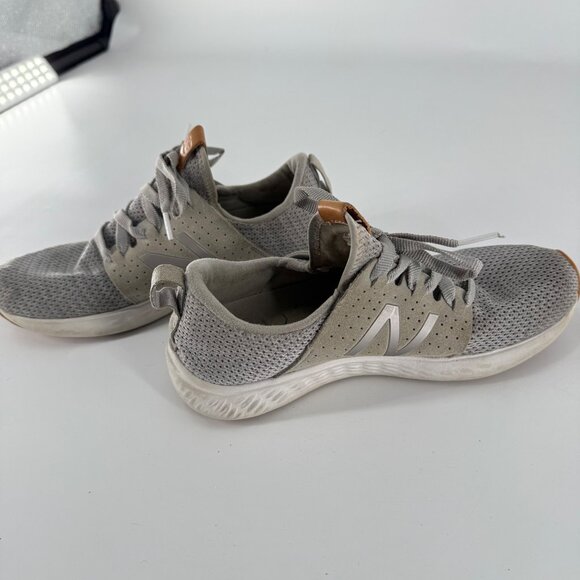 New Balance Womens Gray Athletic Shoes Size 8 US With Suede & Mesh Upper - Picture 4 of 10